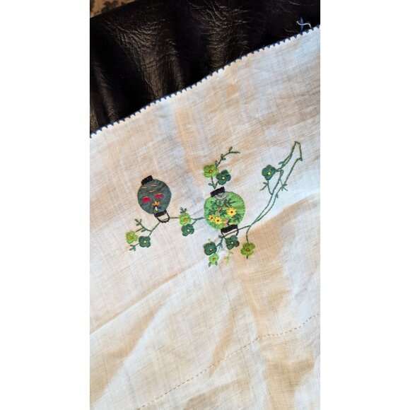 Vintage Hand-Embroidered Linen Tablecloth Floral grabbcire Estate square - Picture 5 of 7